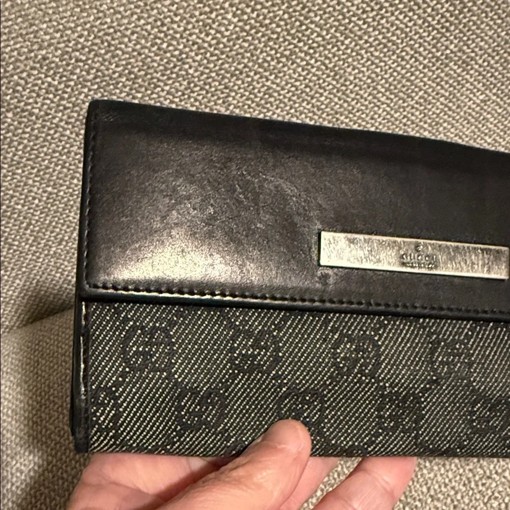 Gucci elegant authentic
